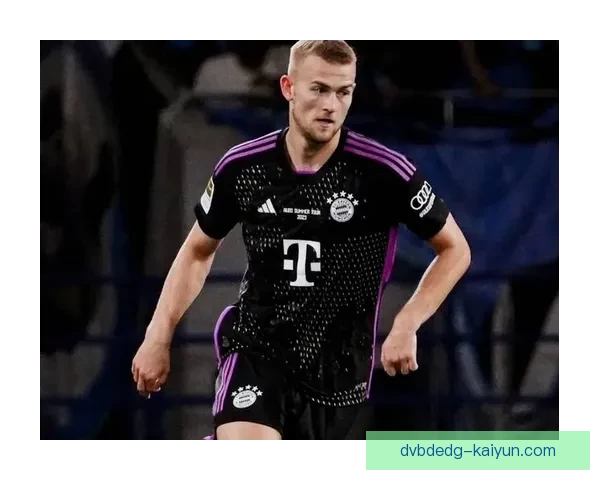 德里赫特在球队中的贡献持续稳定，为后防线提供坚实保障和领导力